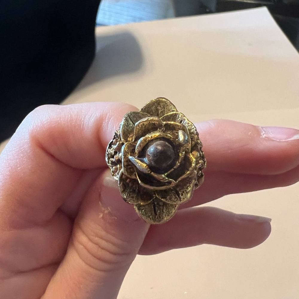 Vintage adjustable flower ring - Picture 2 of 7